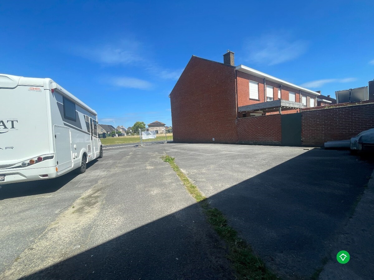Opslagplaats op een perceel van 446 m&#178; te Gits 