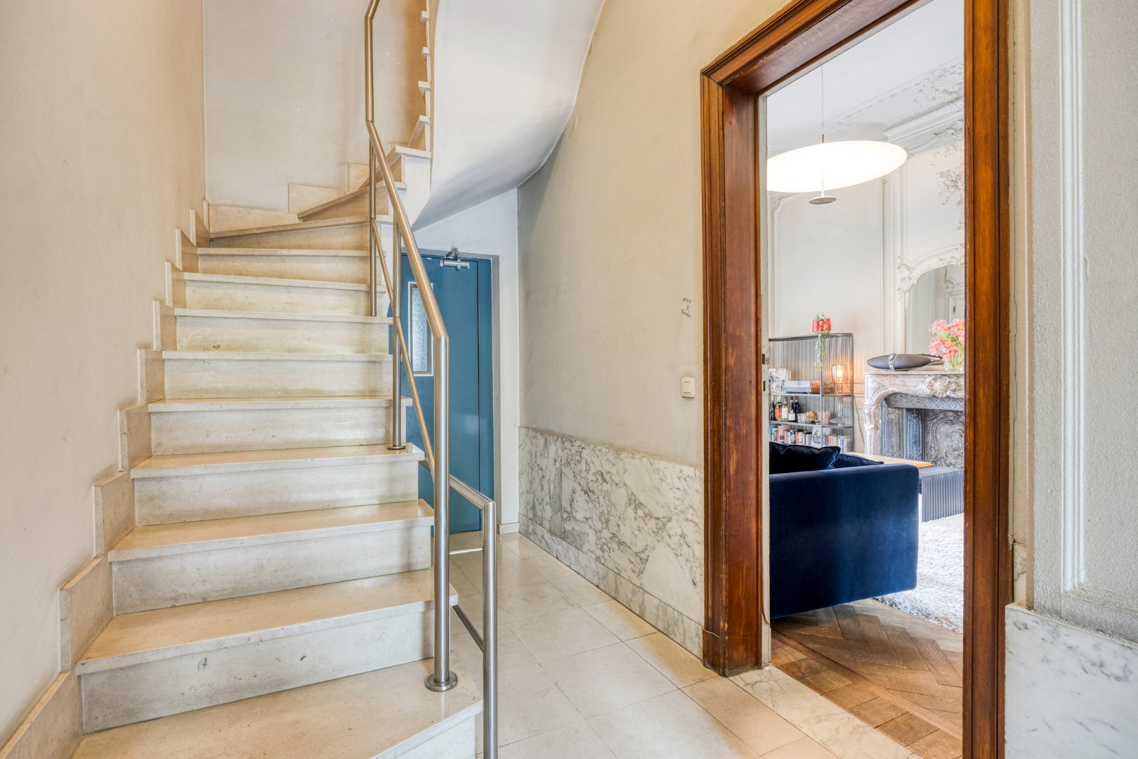 Prachtig herenhuis op de Tiensevest met mogelijkheid tot praktijkruimte - bewoonbare opp. 555 m&#178; 