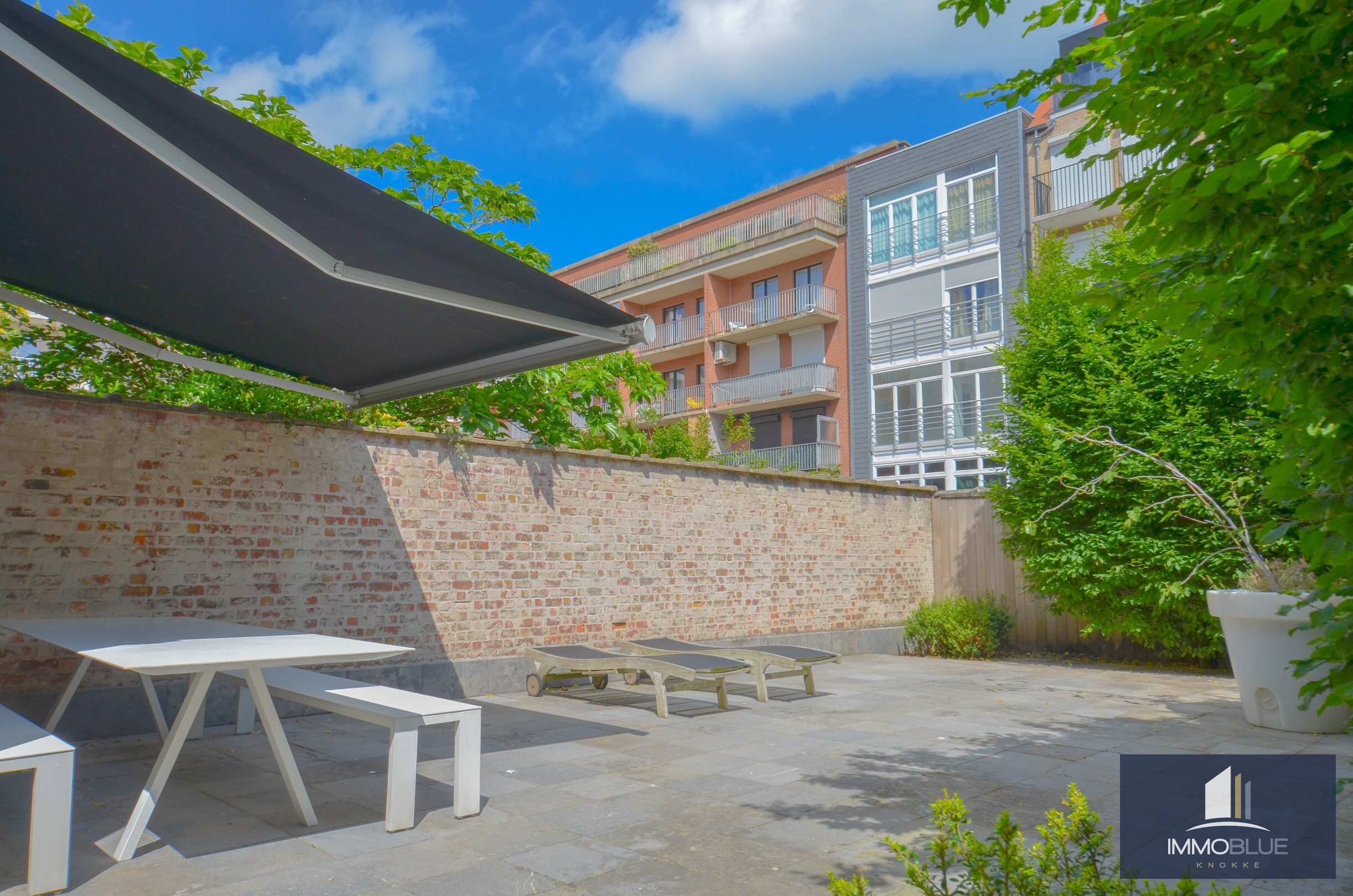 Appartement parfaitement entretenu avec une grande terrasse. 