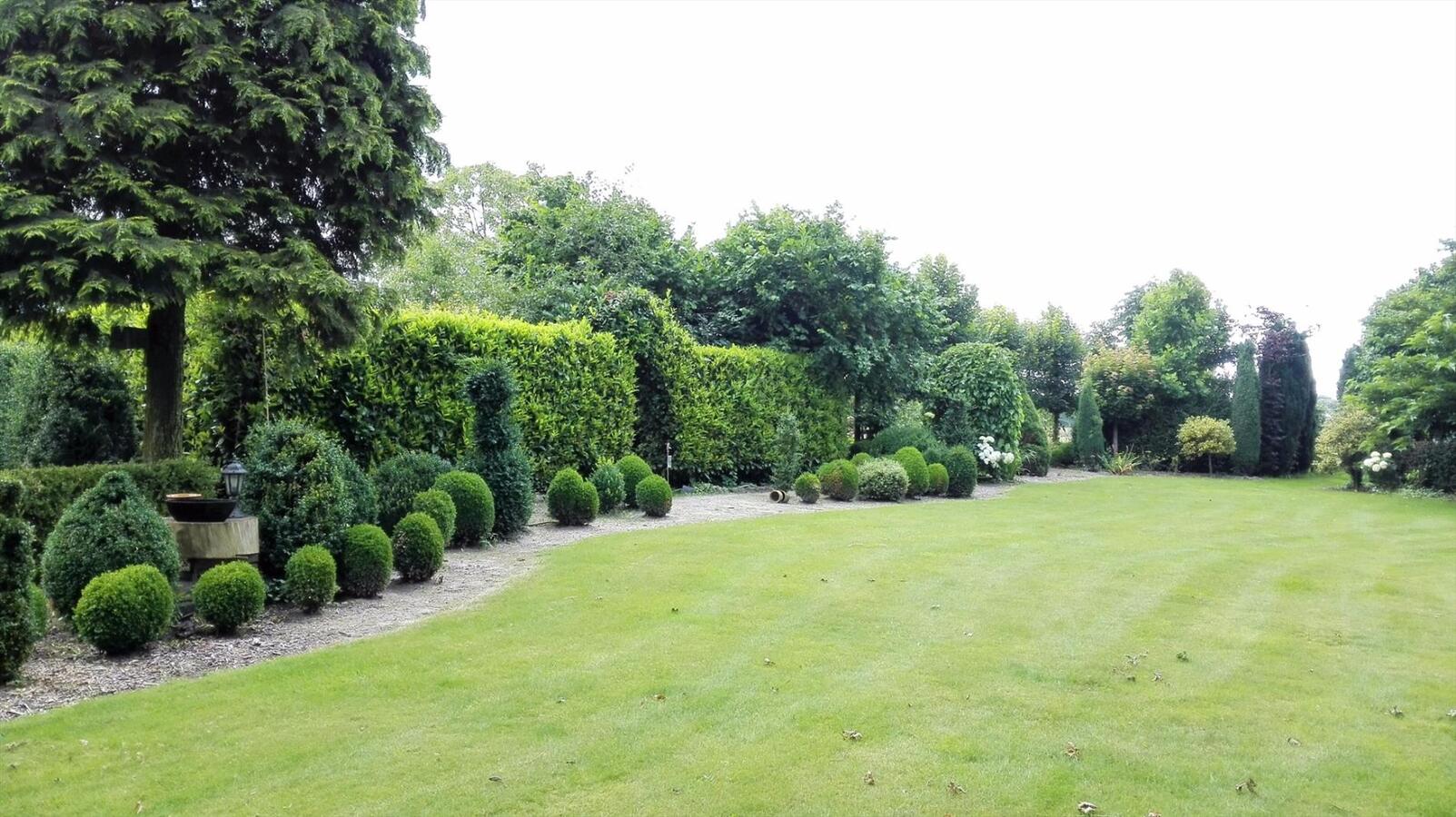 Woning met bijhorende gronden op unieke locatie (ca. 1,4ha) te Meeuwen-Gruitrode 