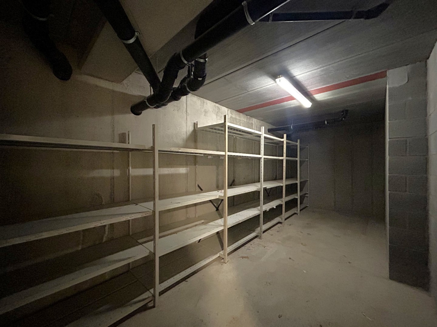 Bemeubeld dakappartement met 1-2 slpk. en uitzonderlijk terras in Geel-centrum 