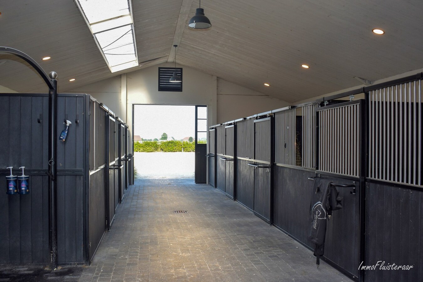 Unique Equestrian Complex with various possibilities in Veurne on approx. 9ac and 44 ac 