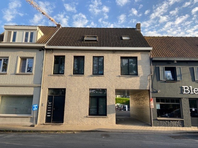 Zeer centraal gelegen gelijkvloers appartement met 1 slpk in hartje Waregem! 