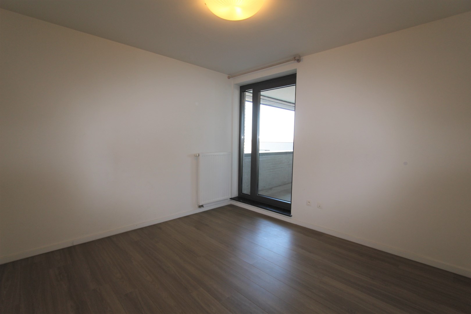 MODERN APPARTEMENT MET 2 TERRASSEN EN GARAGE 