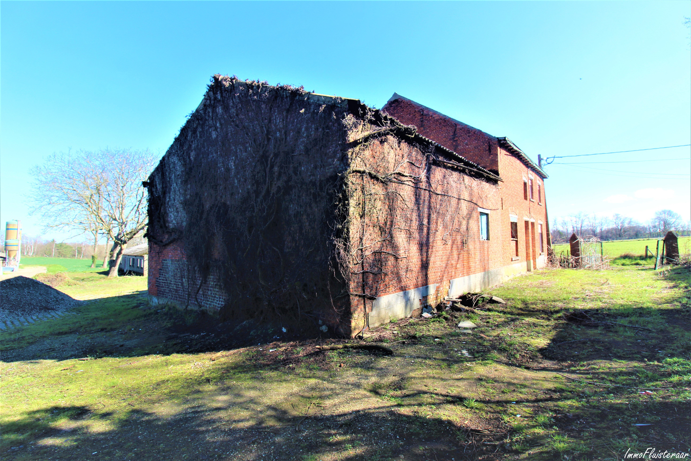 Te renoveren boerderij met hoevewoning, loods, stalgebouwen en weiland op ca. 1,61ha te Scherpenheuvel-Zichem (Vlaams-Brabant) 