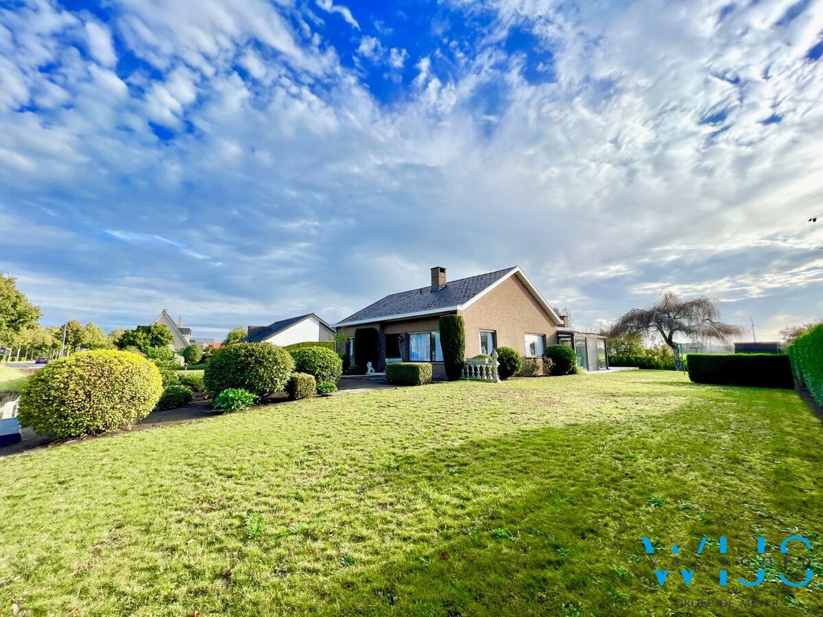 Zeer goed onderhouden woonhuis op 1.165m&#178; te ERTVELDE ! 