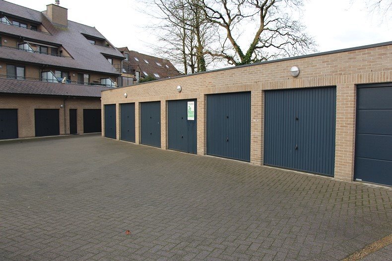 Appartement met 3 slaapkamers ruim terras en garage te Koekelare 