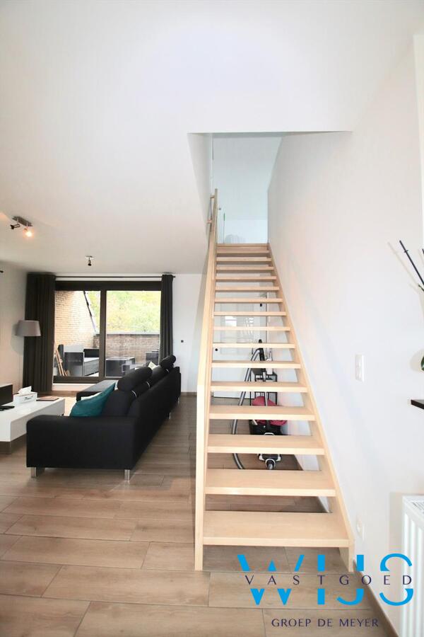 Prachtige duplex + garage in het rustige landelijke OOSTEEKLO 