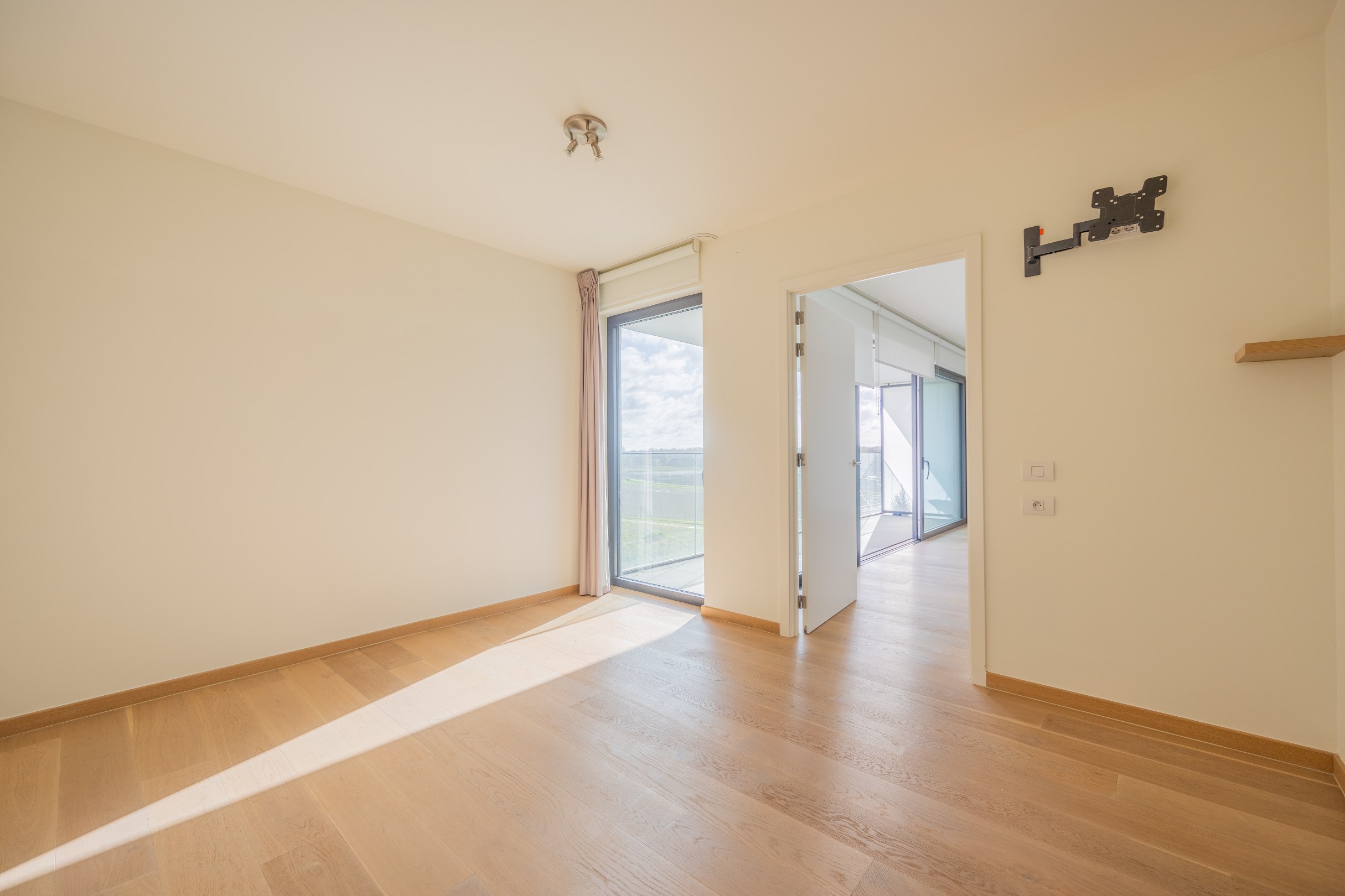 MODERNE ASSISTENTIEFLAT NABIJ HET CENTRUM 