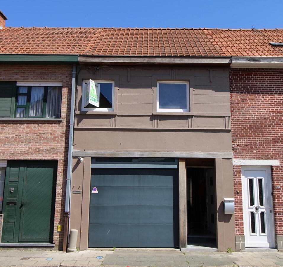 Te huur Roeselare: Gezellige rijwoning met 3  slaapkamers en garage 