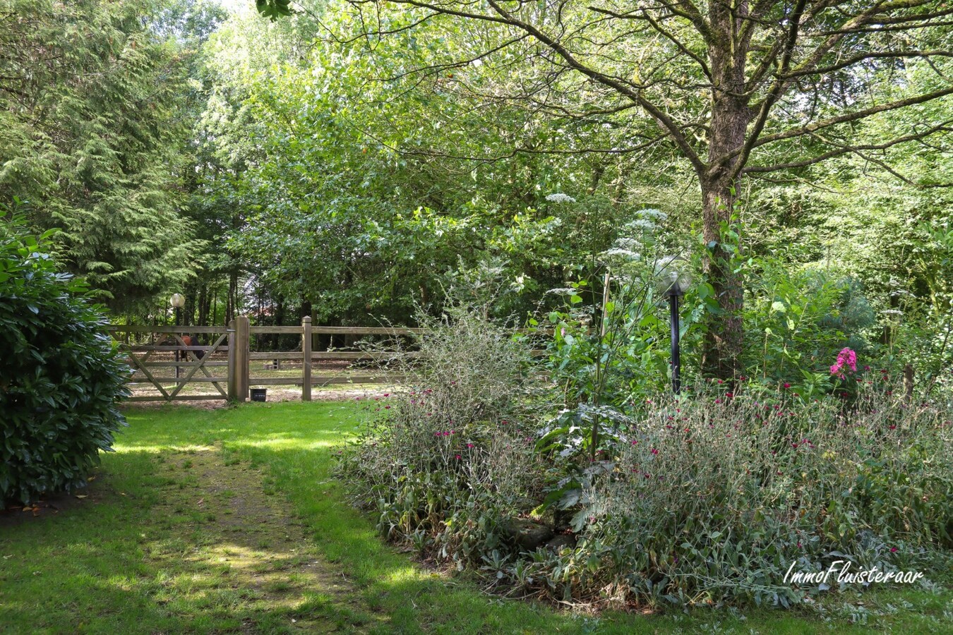 Maison pr&#234;te &#224; emm&#233;nager avec jardin idyllique sur un terrain de 28 ares &#224; Hasselt 