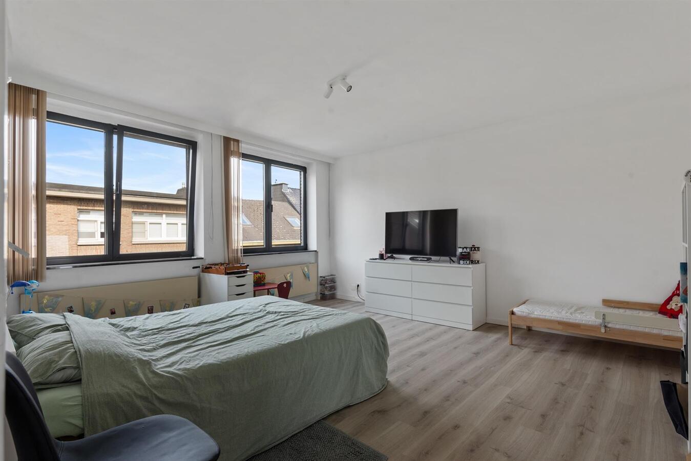 Gerenoveerd duplex appartement met ruim terras! 