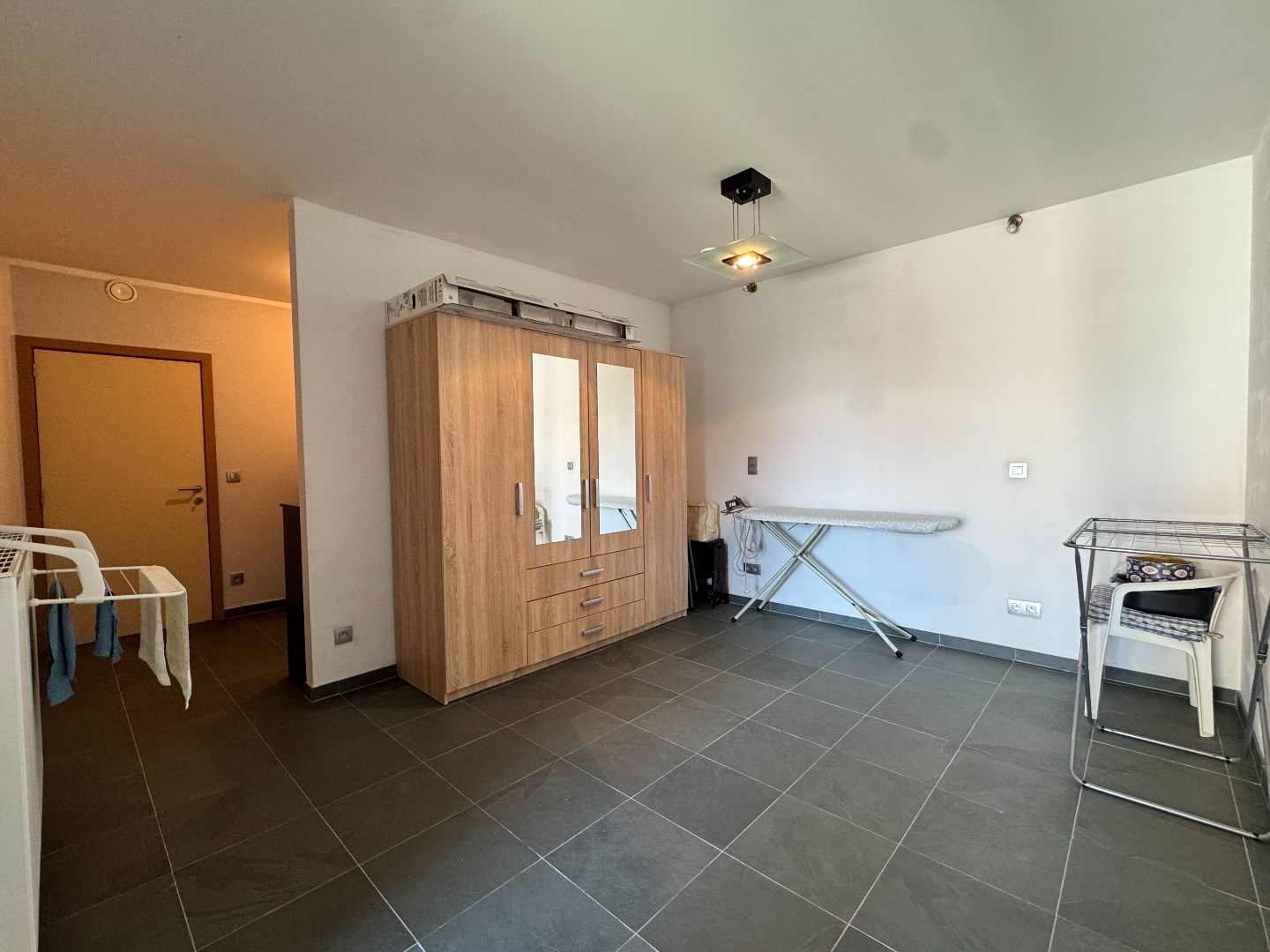 Ruim appartement met ondergrondse garage te koop in hartje Zulte 