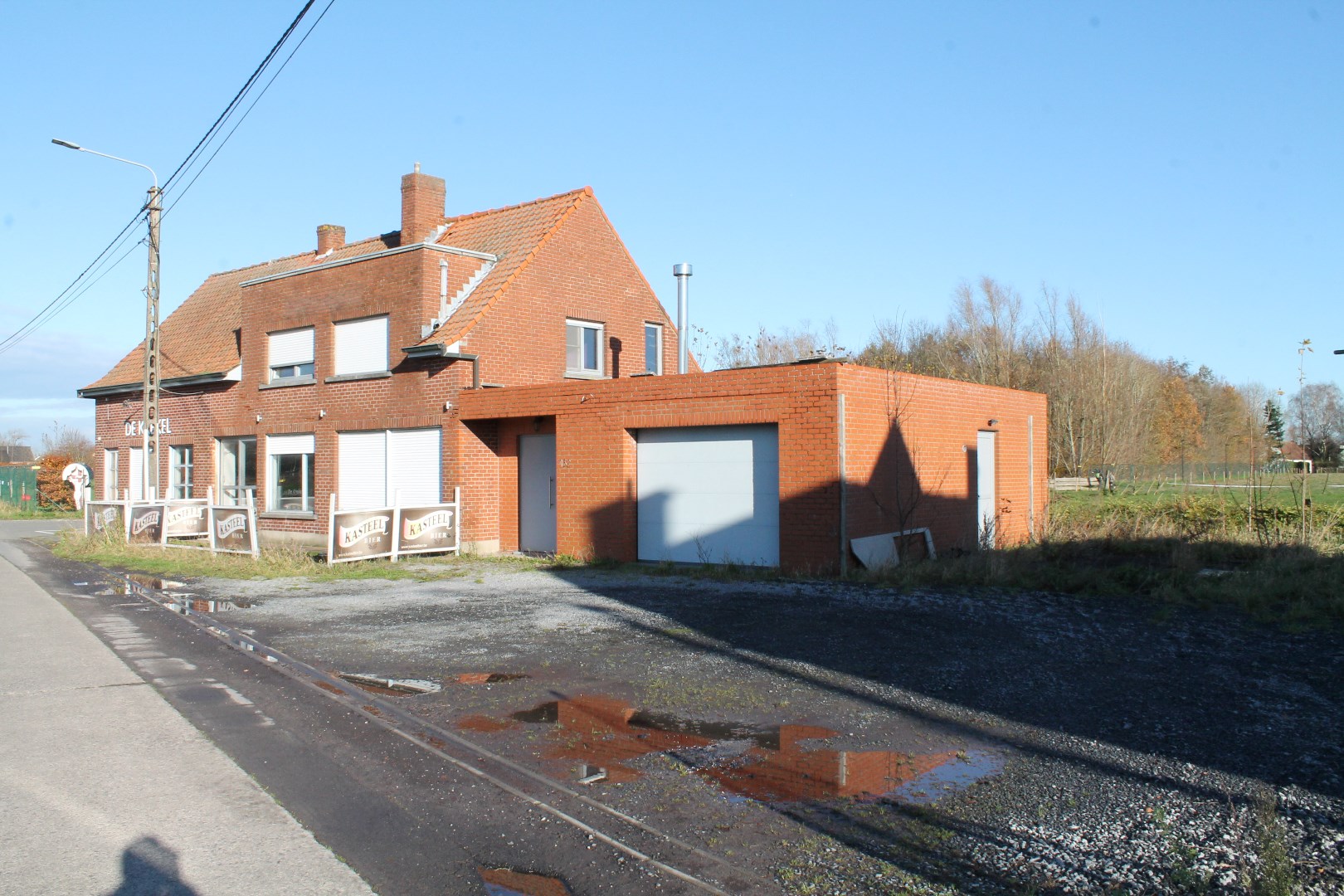 Te renoveren handelshuis met woonst en garage op 612m&#178; 