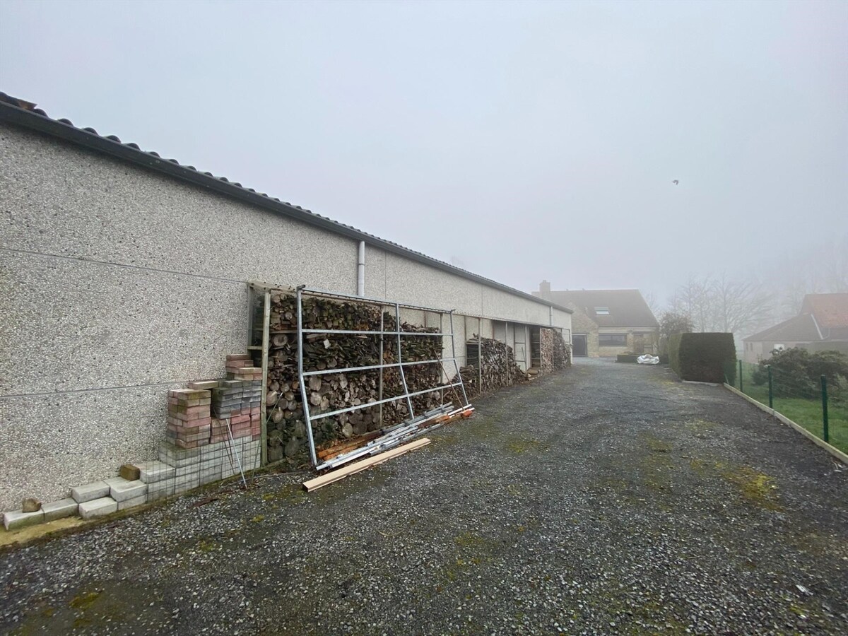 Woning met loods te Kortemark 