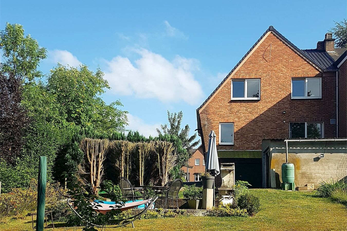 Vernieuwde woning met paardenweide in idyllische omgeving 