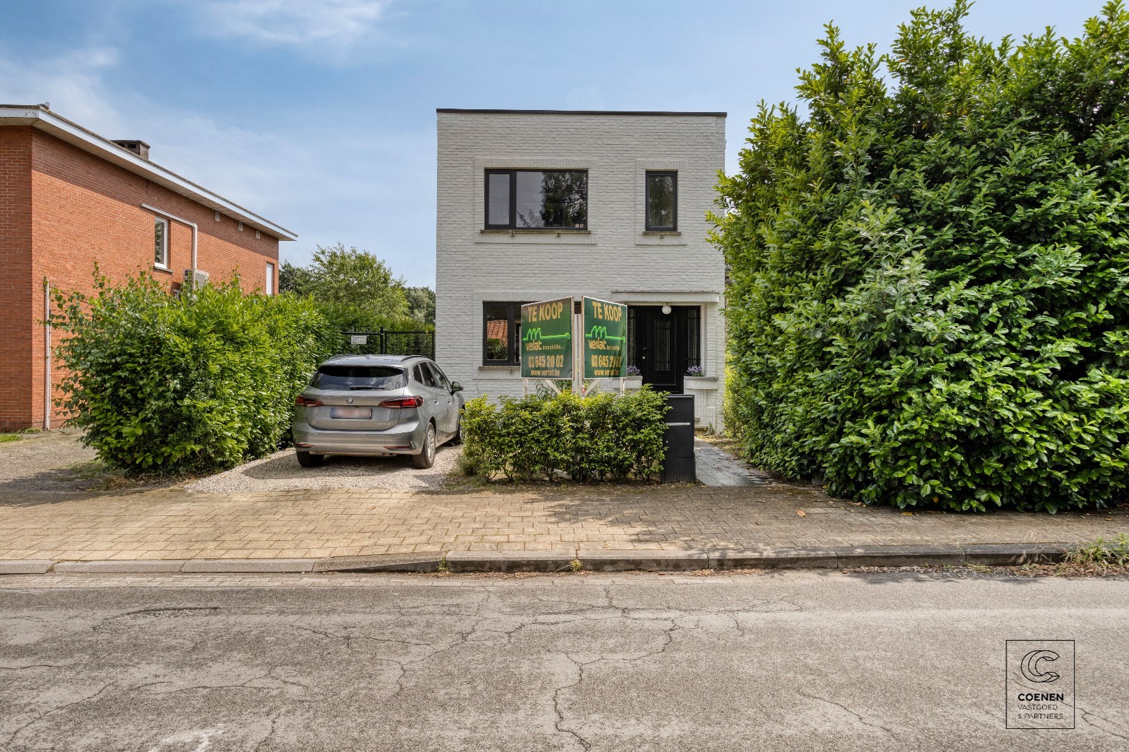 Prachtig volledig gerenoveerde woning met 3 slaapkamers op een TOPlocatie te Schilde! 