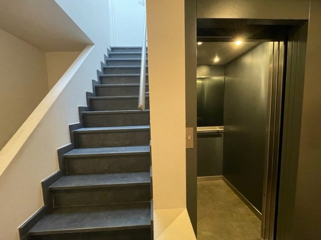 Centraal gelegen appartement met 2 slaapkamers en een garagebox te Geel! 