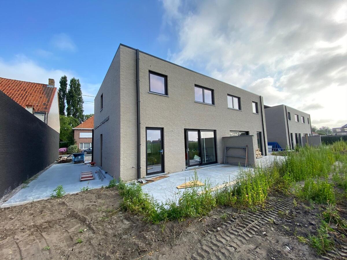 Nieuwbouwwoning met 3 slaapkamers en carport te Vladslo 