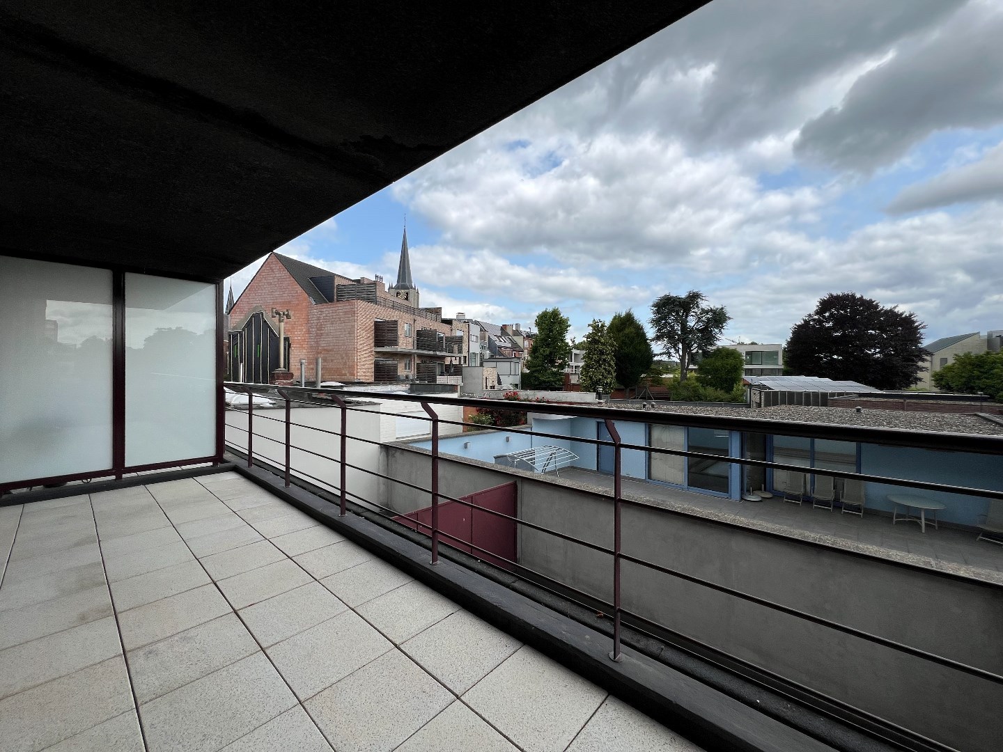 Ruim appt. met 2 slpks en bew. opp. van 100 m2 in centrum van Wommelgem! 