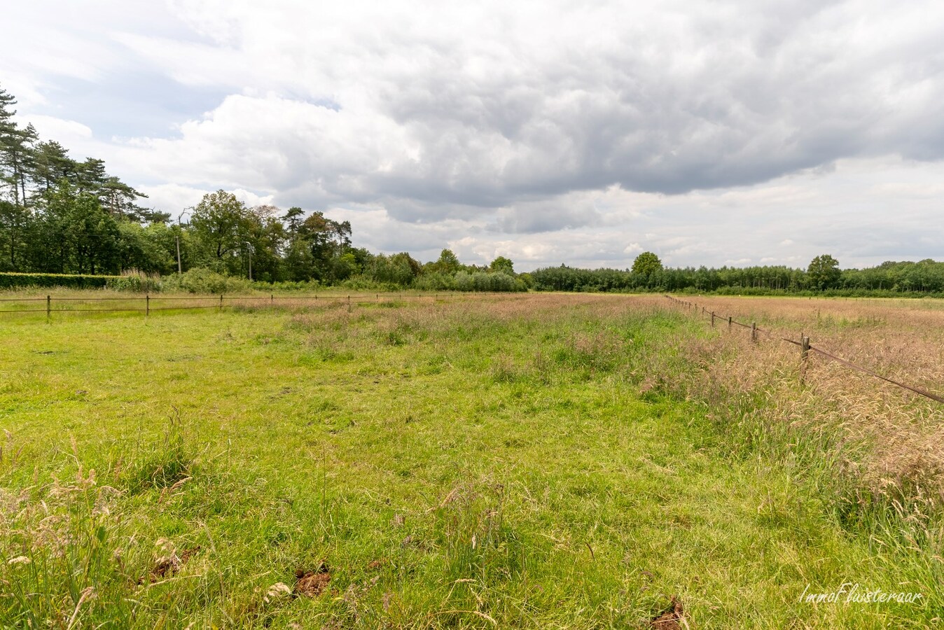 Authentiek landhuis met ruim stalgebouw en weides op ca. 1 ha te Weelde (Optioneel bij te kopen weide van ca. 1 ha) 