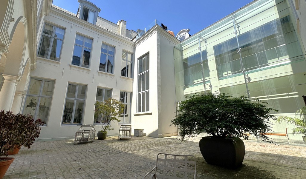 Kantoor te huur in prestigieus herenhuis te Antwerpen