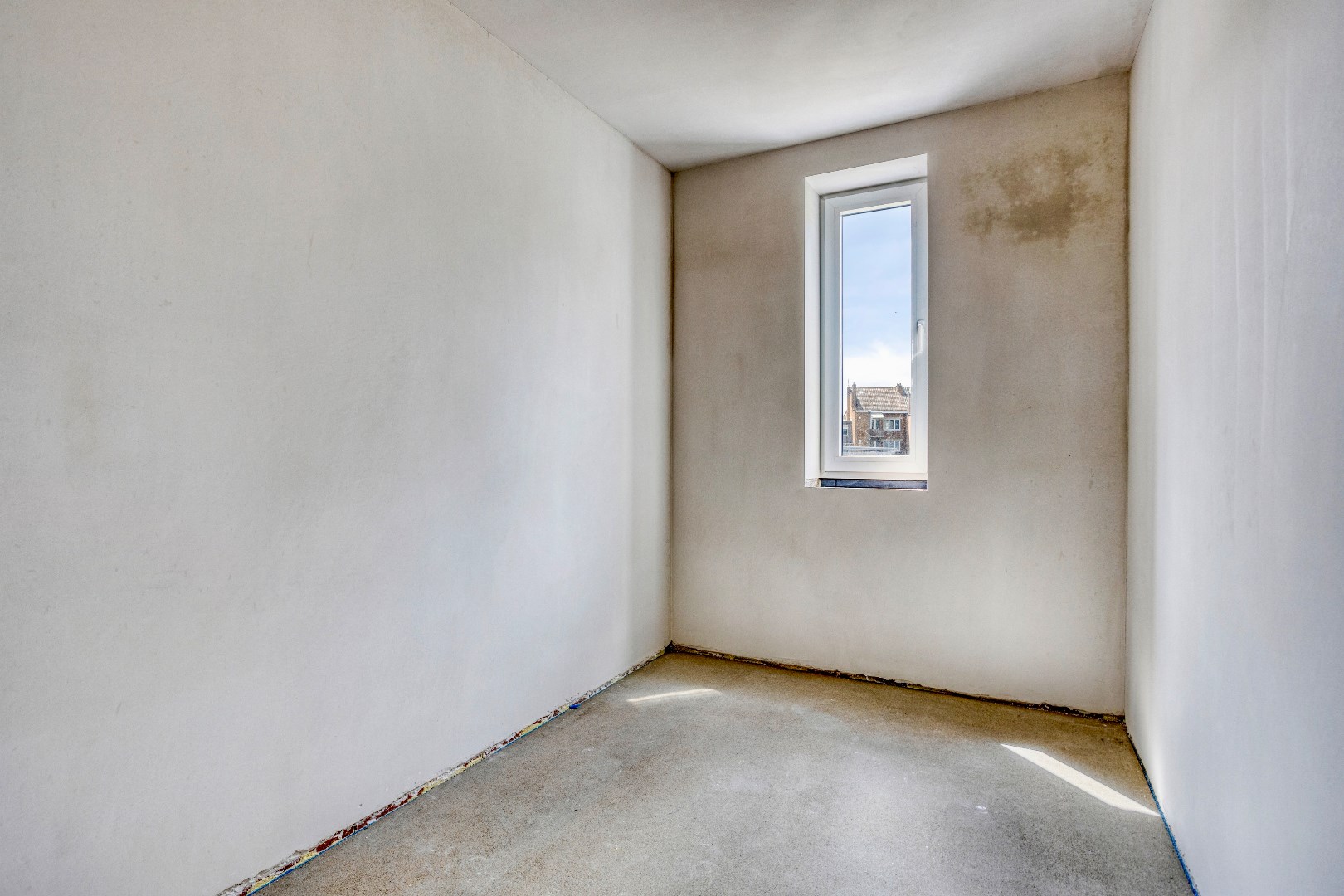 Nieuwbouwwoning met 3 slaapkamers nabij het centrum van Halle. 