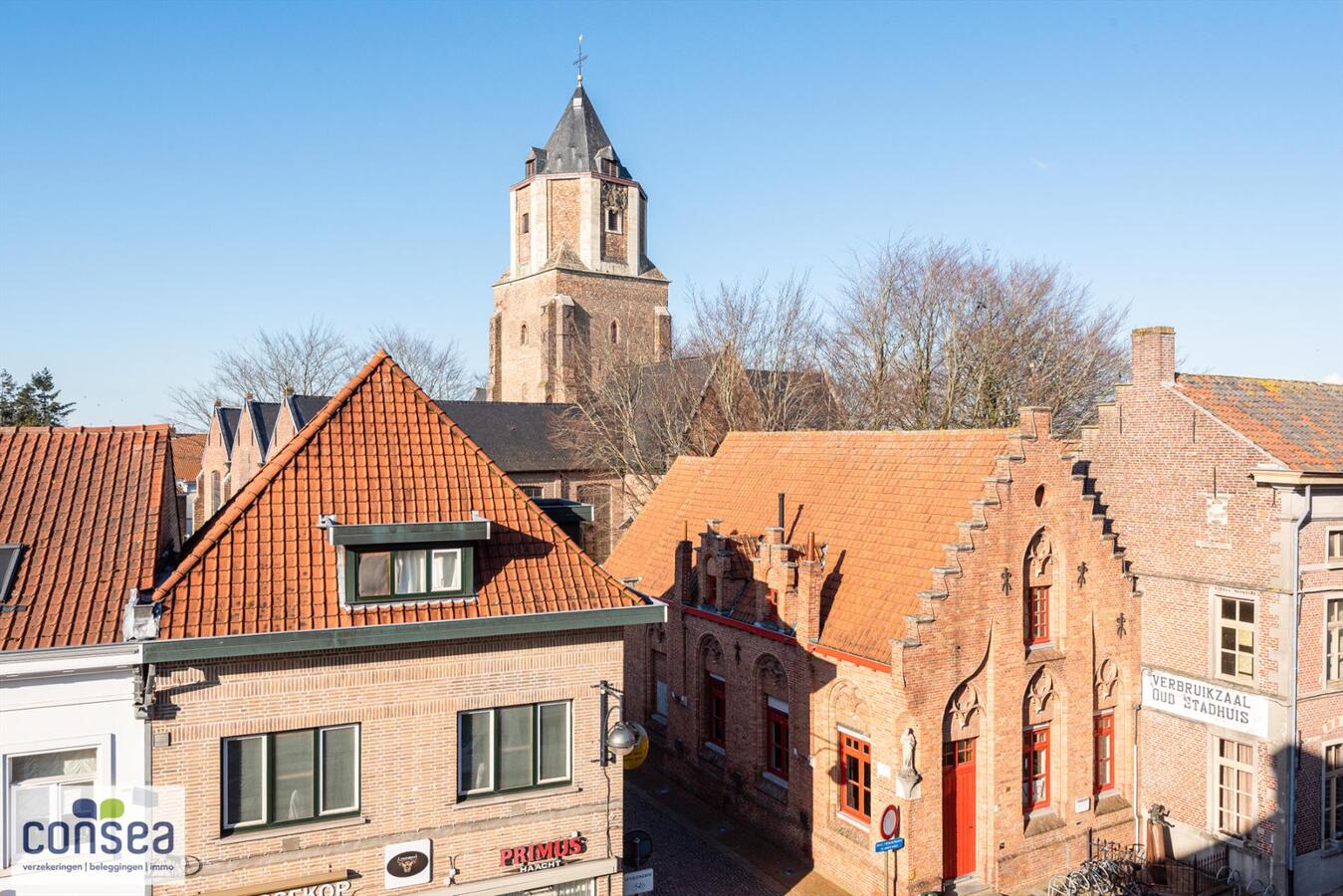 Lichtrijk appartement in het centrum van Maldegem met zicht op de kerk en overdekt terras van 15m&#178; 