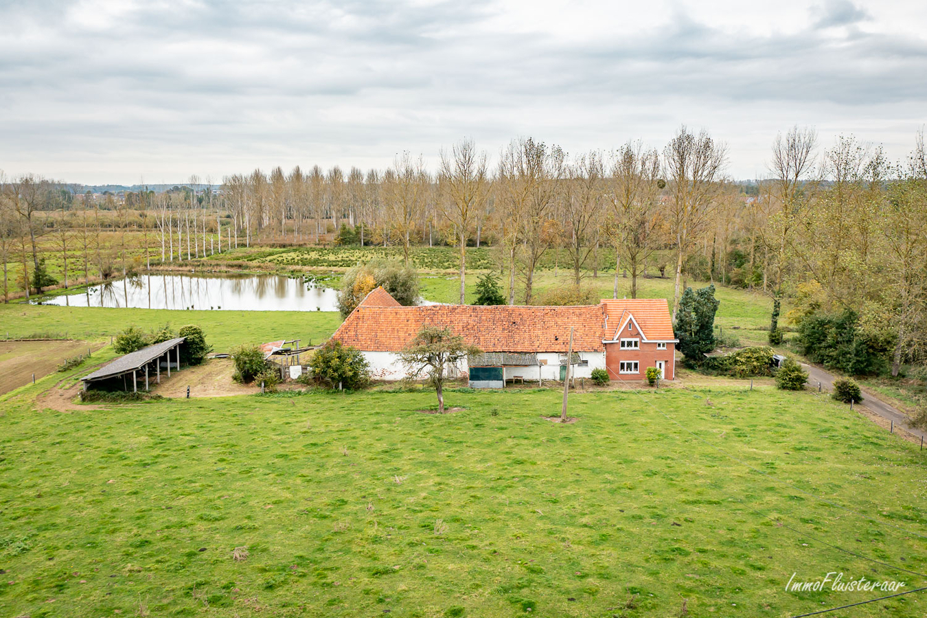 IN OPTIE - Te renoveren hoeve met woning, stallen, schuur en grond op ca. 5,6ha te Rotselaar (Vlaams-Brabant) 