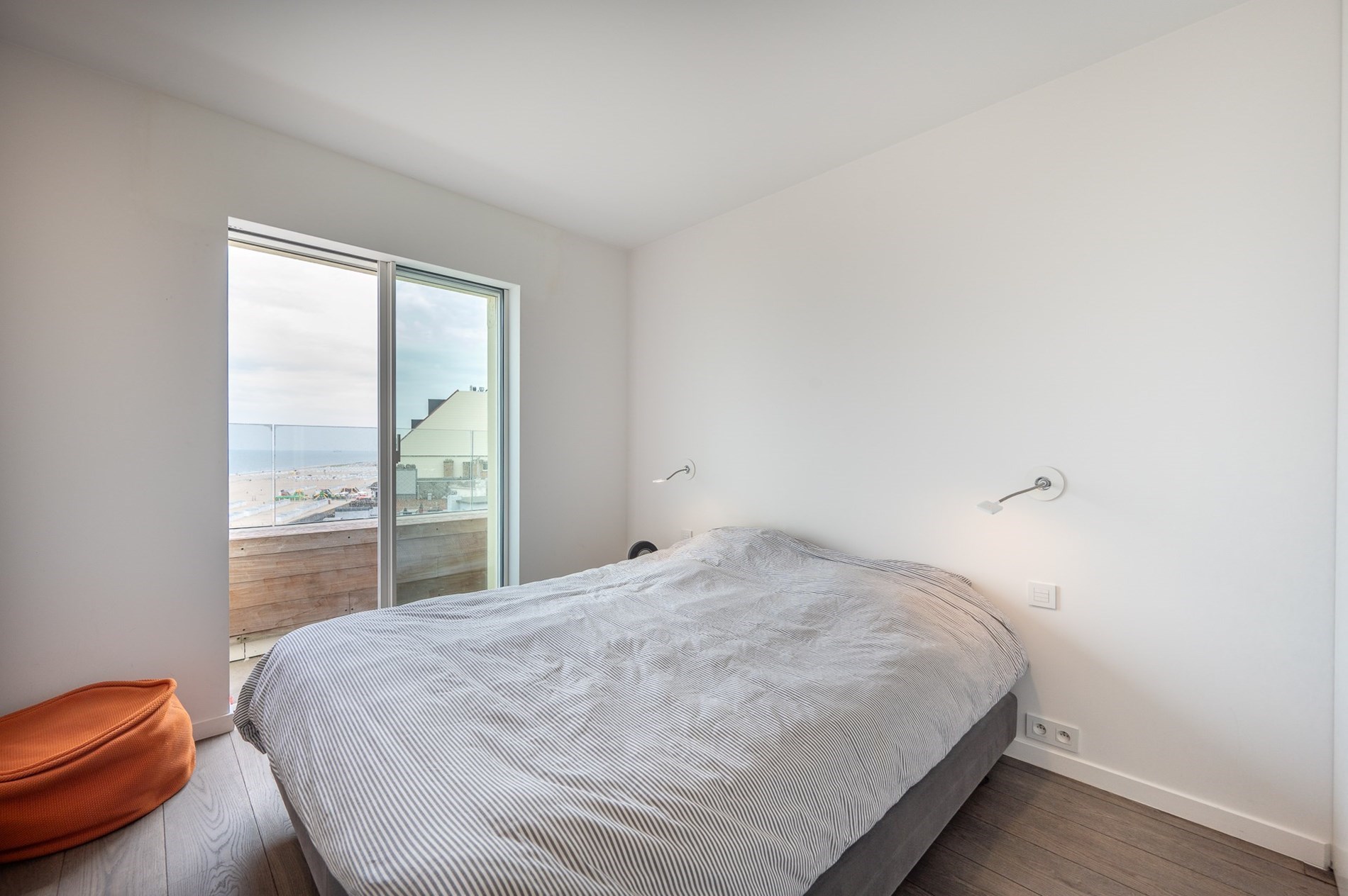 Gemeubeld - Luxe hoekappartement met panoramisch zeezicht en royale terrassen 