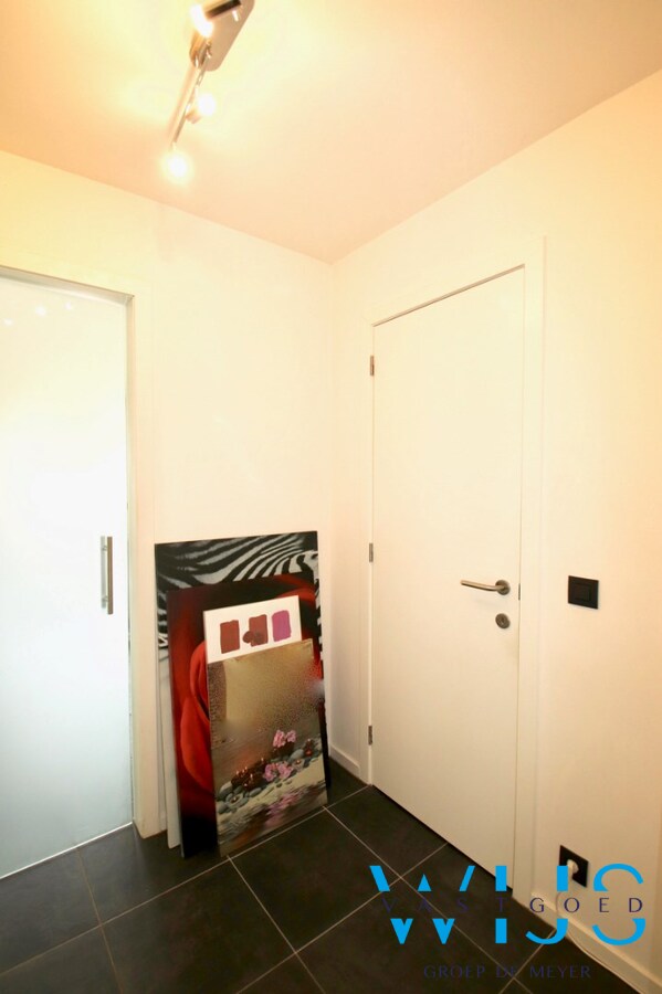 Instapklaar appartement met ruim zonneterras &amp; garage te Evergem ! 