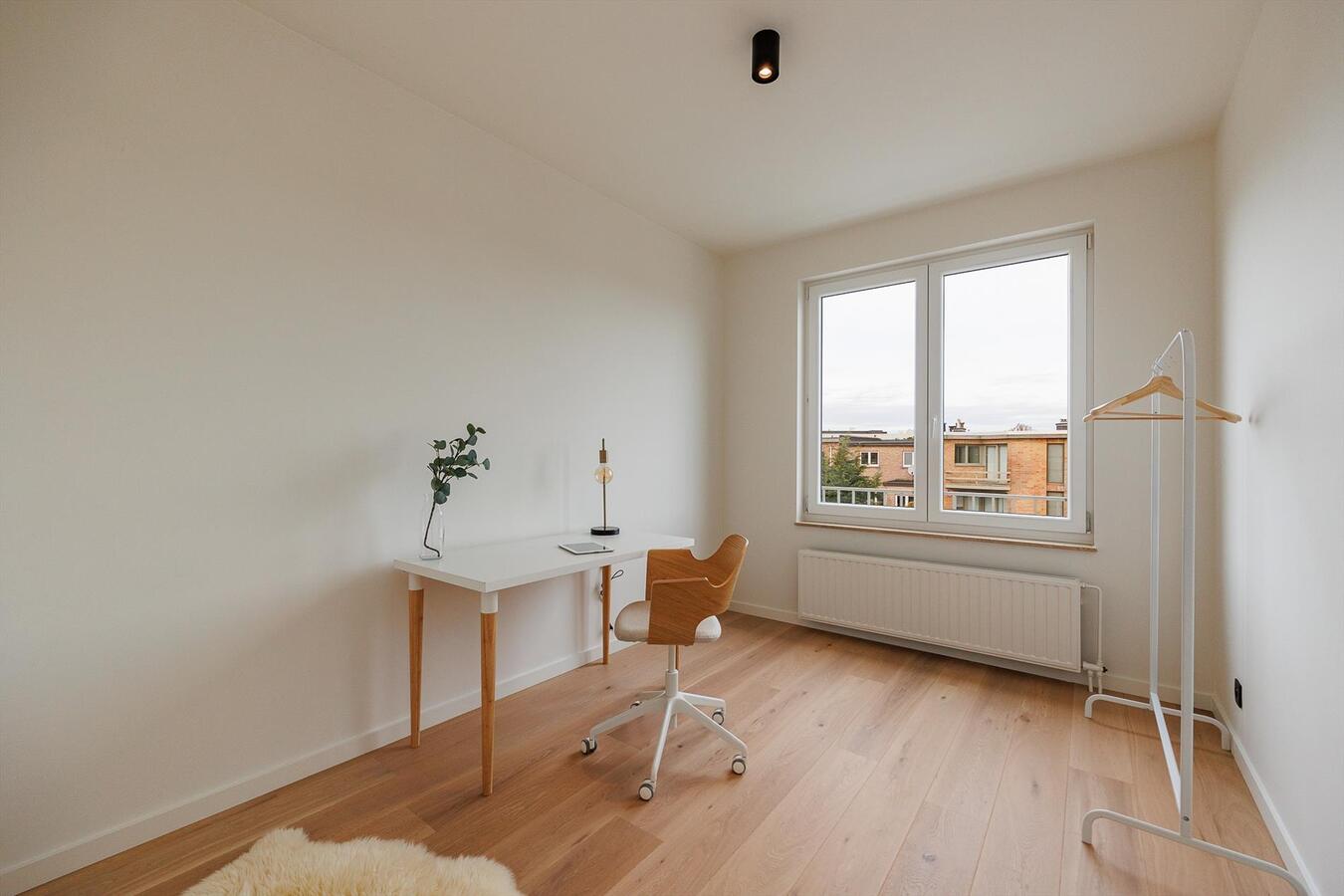Kwalitatief gerenoveerd appartement met terras! 