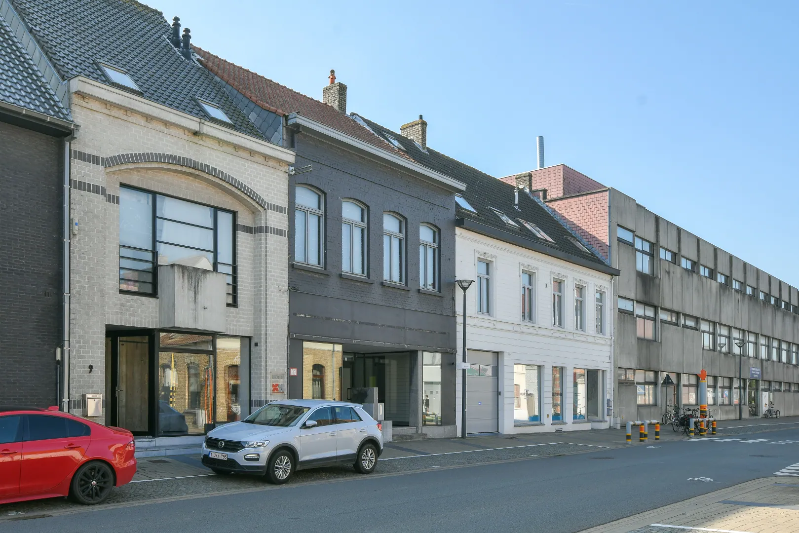 Handelspand op 179 m² met woonstmogelijkheden op topligging in het centrum van Oudenburg