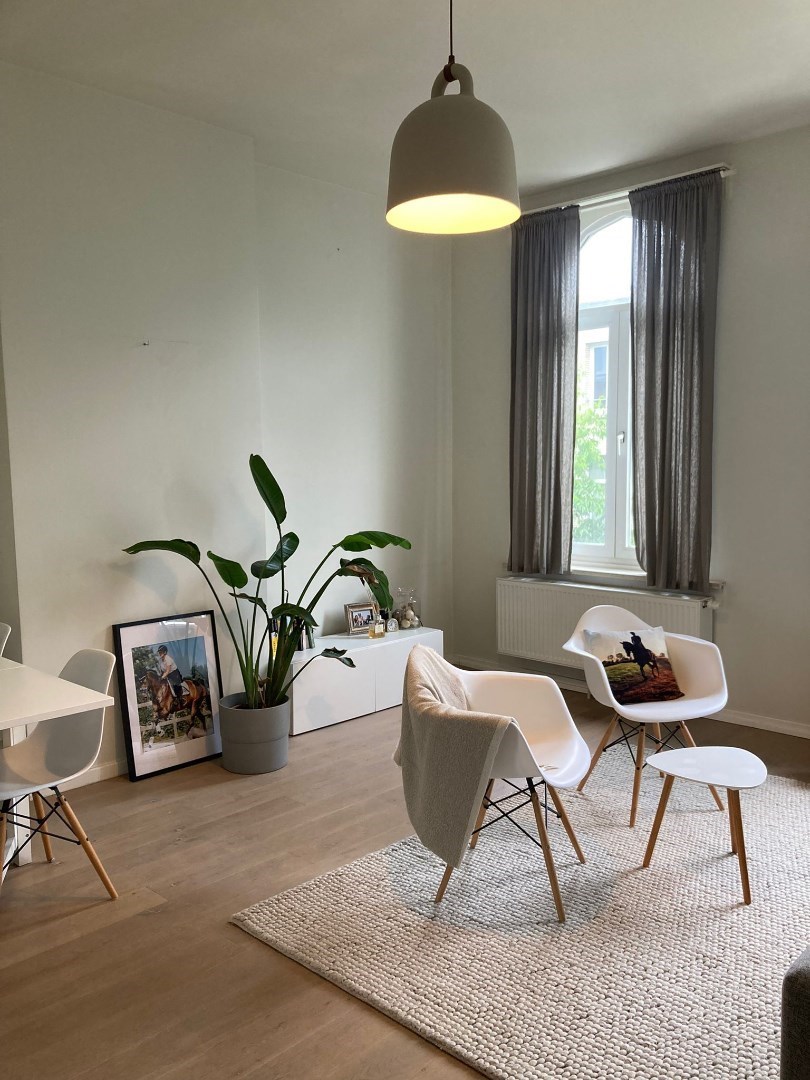 Prachtige instapklare studio van 50 m&#178; op een zeer gunstige ligging te Nationalestraat! 