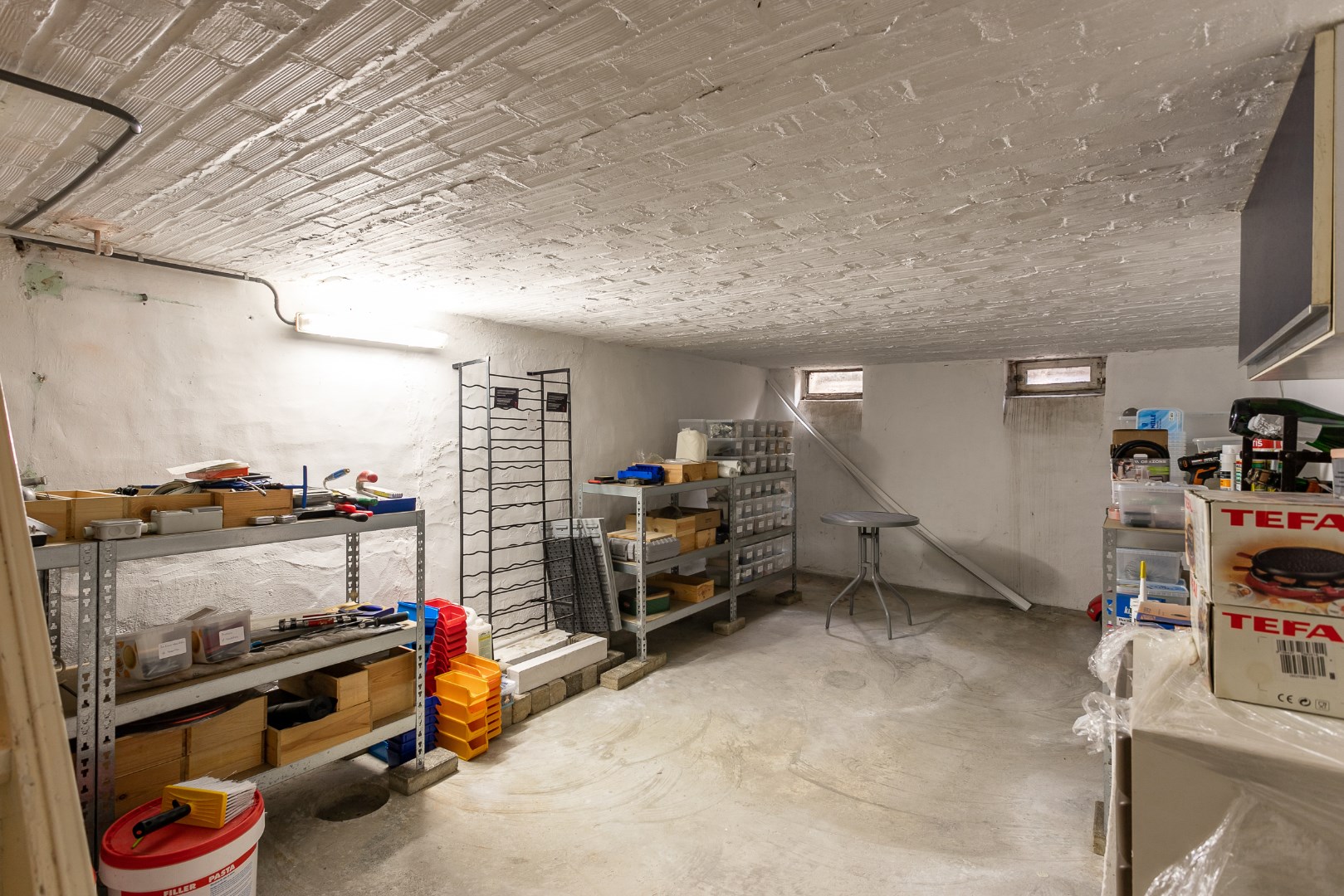 Ruime 4-gevelwoning met 3 slaapkamers, garage en uitbreidingsmogelijkheden (mog. extra slaapkamers,/hobby- of werkruimte) op 9a 39ca 