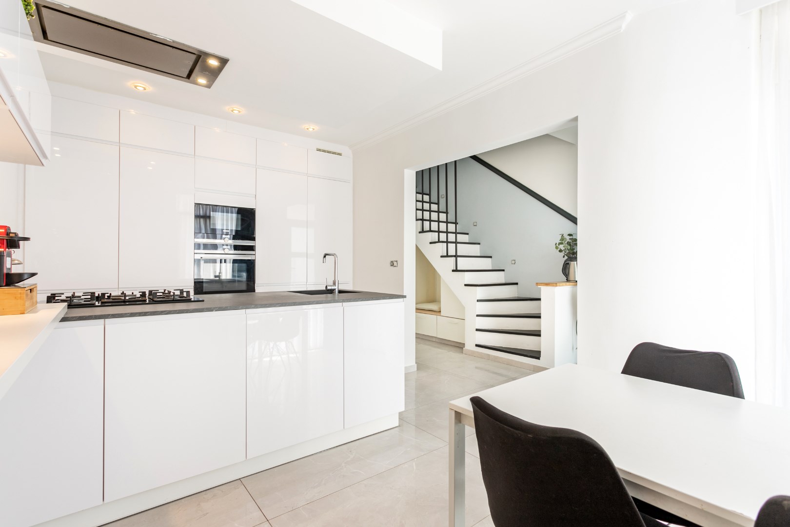 Ruime en energiezuinige (EPC A) woning met 5 slaapkamers, bureau, garage en tuin 