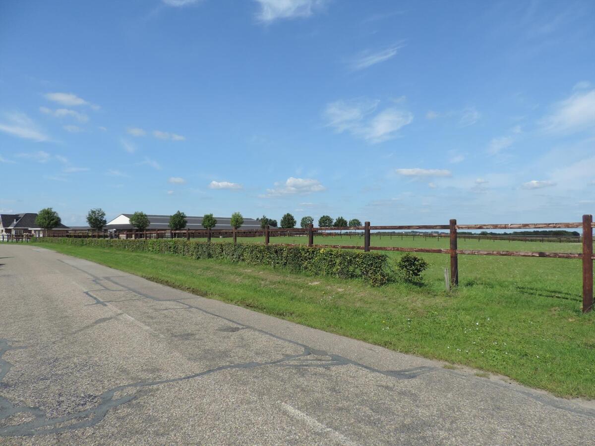 Luxueus landhuis met hippisch complex op ca. 2,7 ha te Ulestraten (NL) 