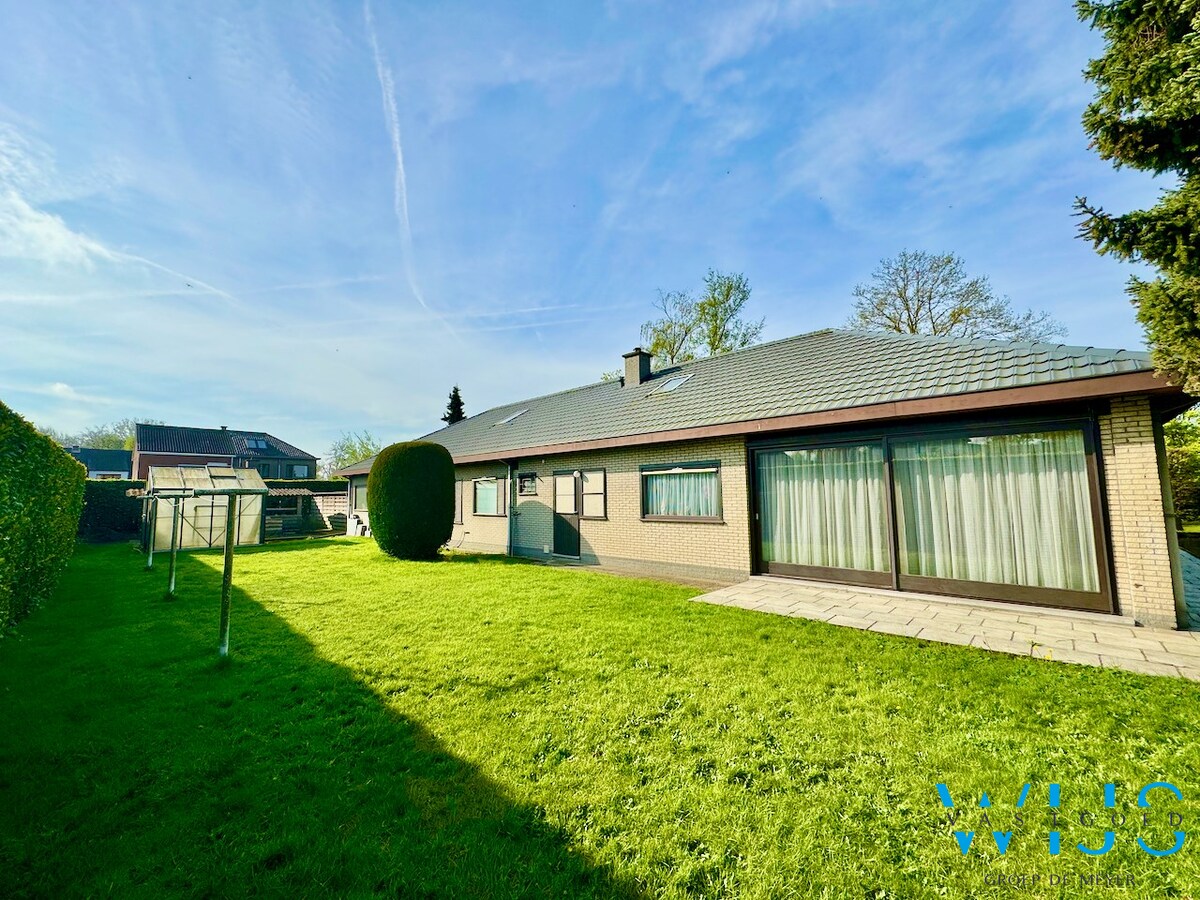 Schitterend woonhuis op een fantastisch perceel van 2859 m&#178; te Drongen ! 
