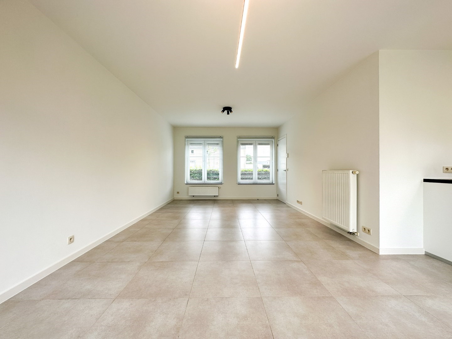 Instapklare woning met 3 slpk, tuin, autostaanplaats, rustige gelegen te Lichtervelde 