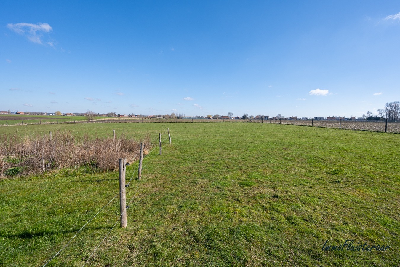 Rustig gelegen villa te Kortemark op ca. 1,6 ha met prachtige vergezichten 