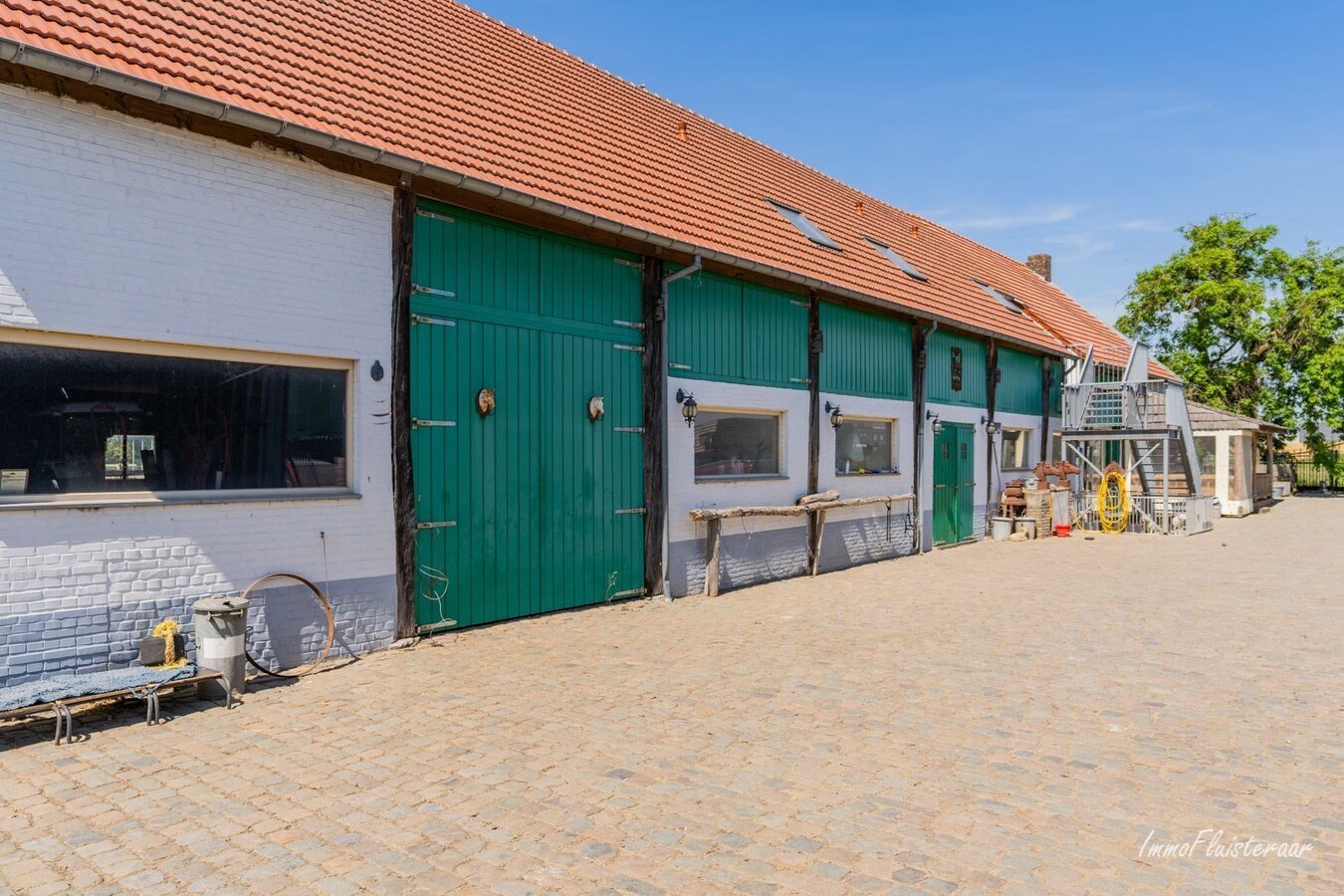 Charmante hoeve met b&amp;b/vakantiewoning en paardenstallen op ca. 67 are te Kinrooi 