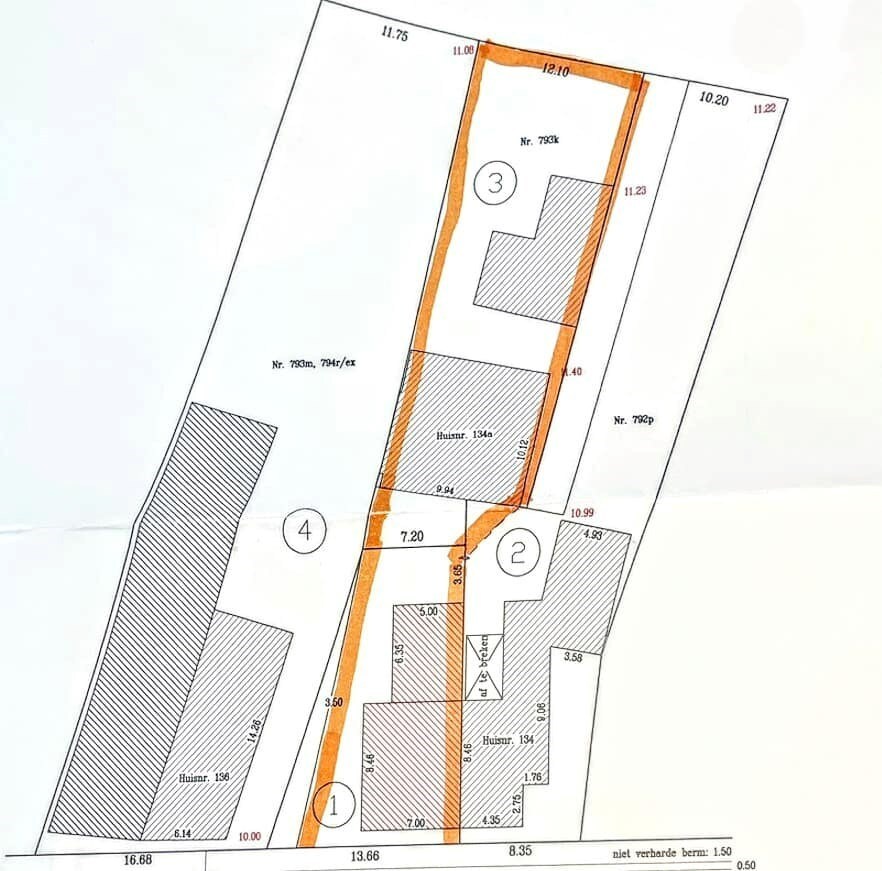Perceel geschikt voor woning in halfopen bebouwing in het gezellige Uikhoven 