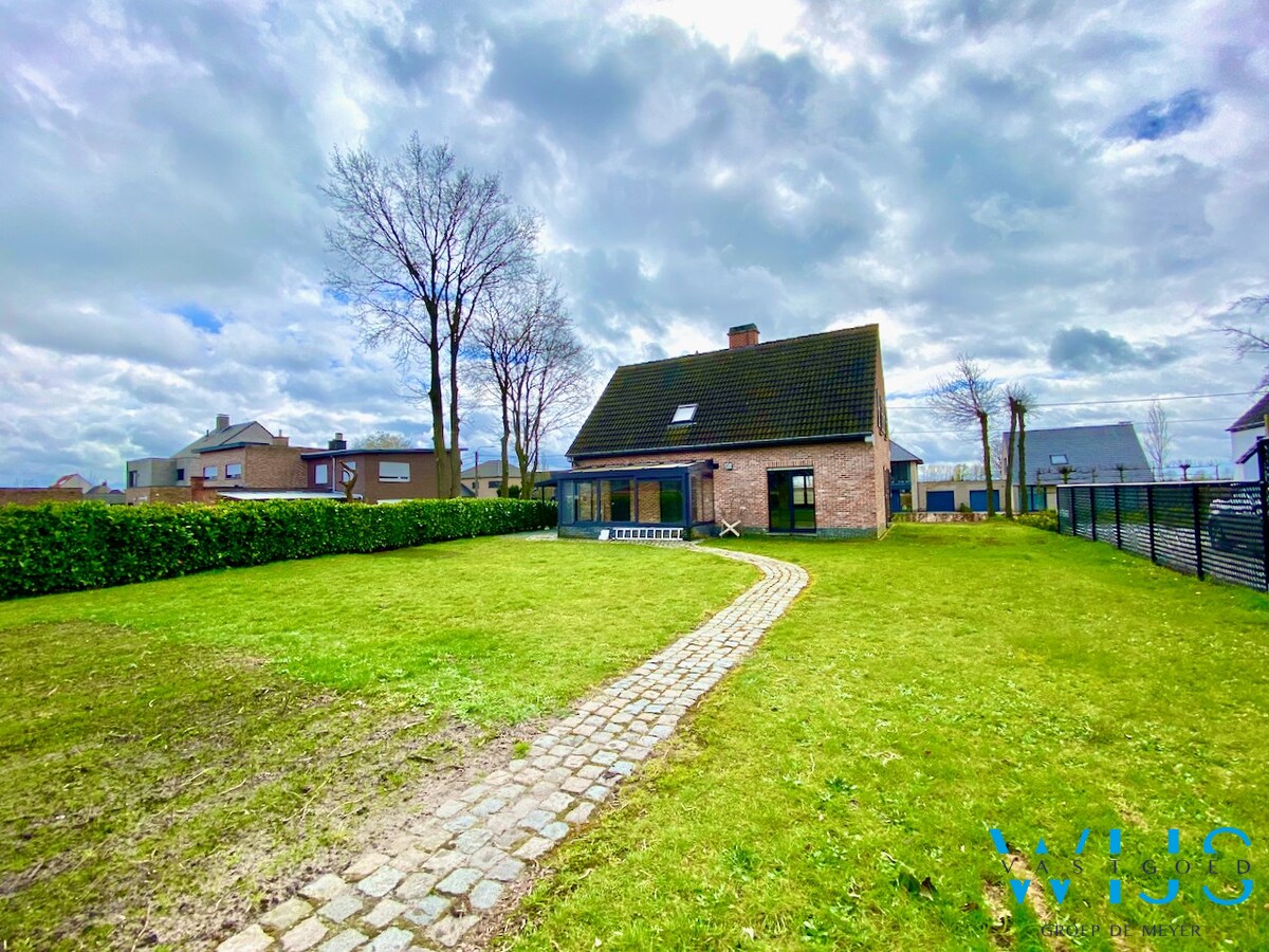 Landelijk gelegen woonhuis op 902m&#178; te ERTVELDE ! 
