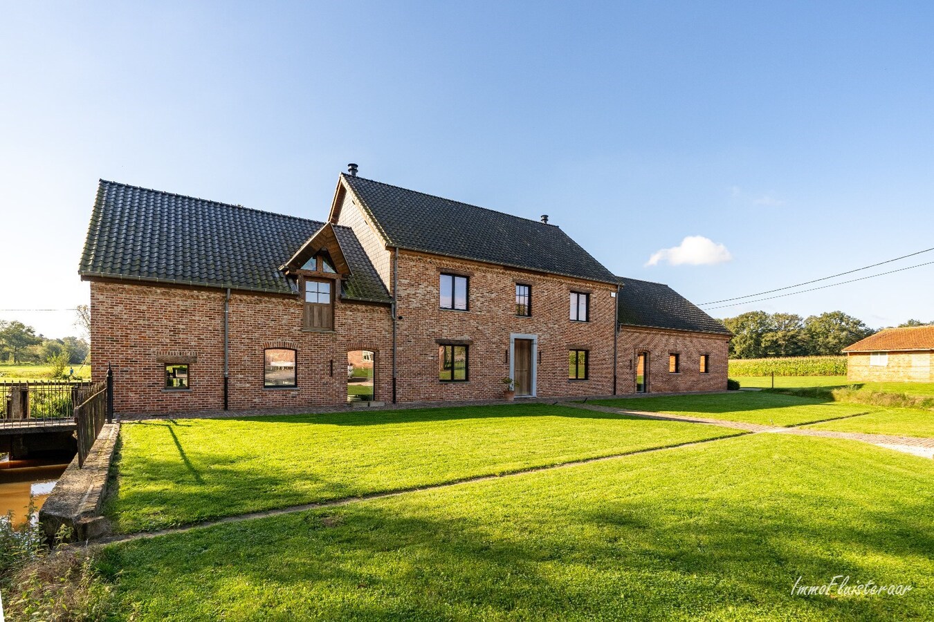 Renovated farmhouse with authentic charm on approximately 1.1 hectares in Paal (Beringen) 