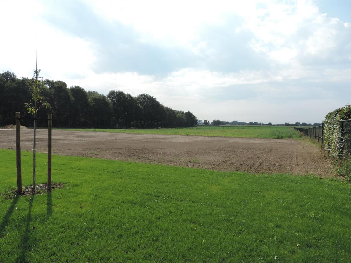 Prachtige hoeve met professionele paardenaccommodatie op ca. 4,5ha te Kinrooi 