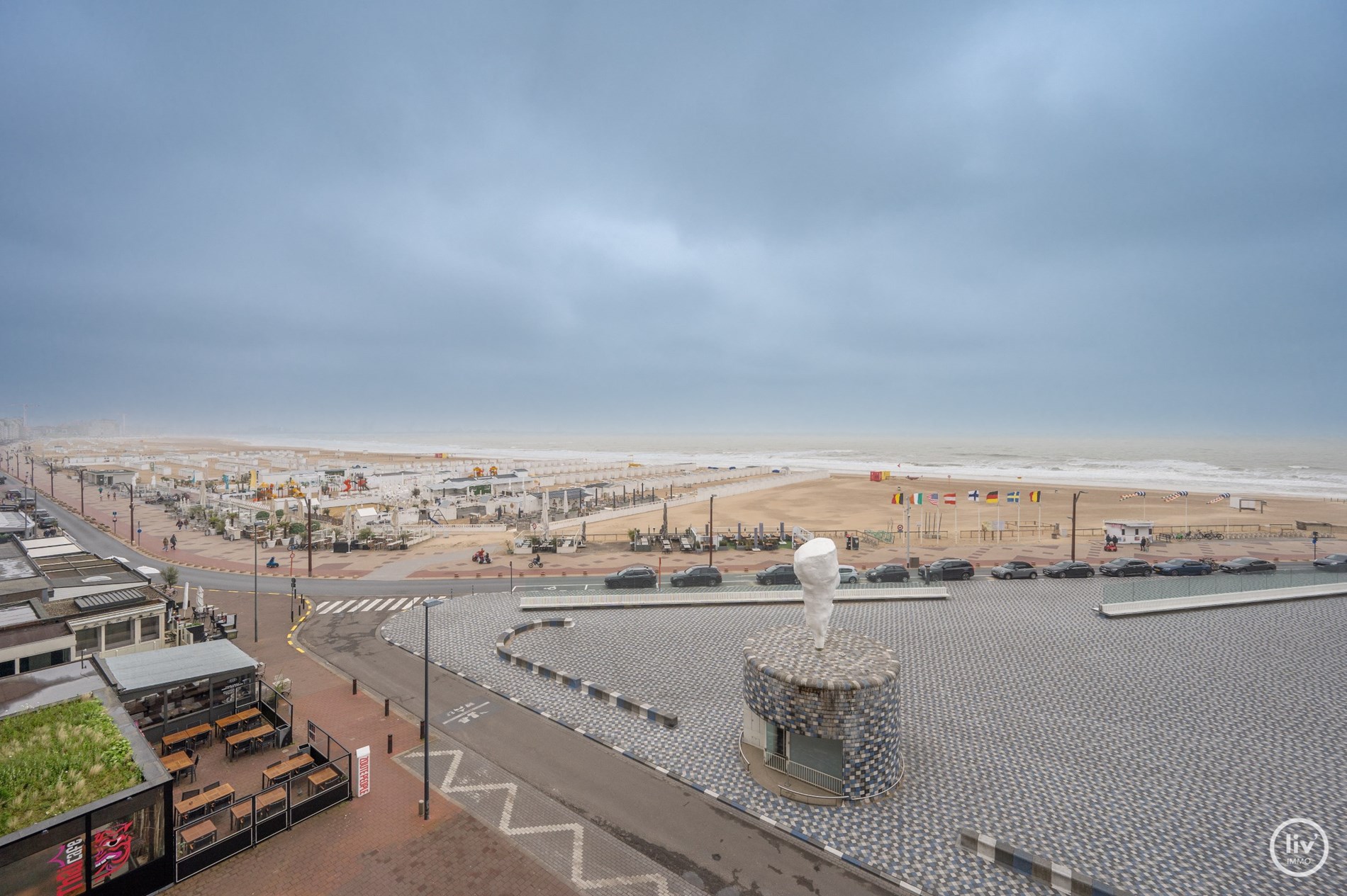 UNIEK 3 slaapkamer appartement gelegen op het RUBENSPLEIN met een prachtig open ZEEZICHT. 