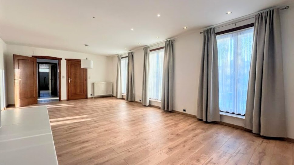 Ruime, gerenoveerde bungalow op perceel van 1032 m&#178; 