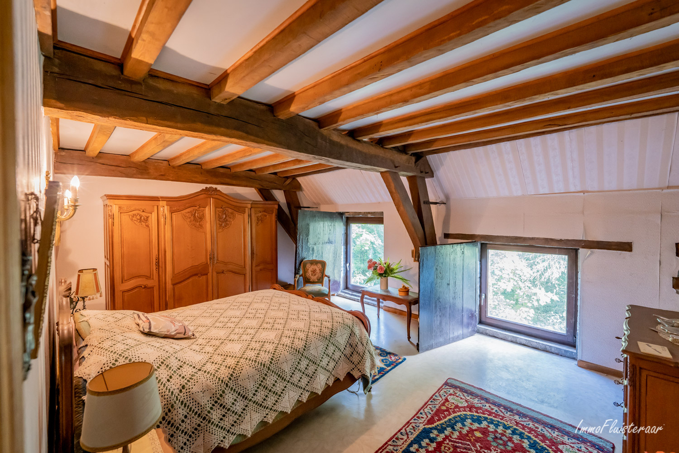 Ferme historique de caract&#232;re &#224; r&#233;nover avec &#233;curies, cour, ruelle et prairie sur env. 1.36ha &#224; Rebecq (Brabant wallon) 