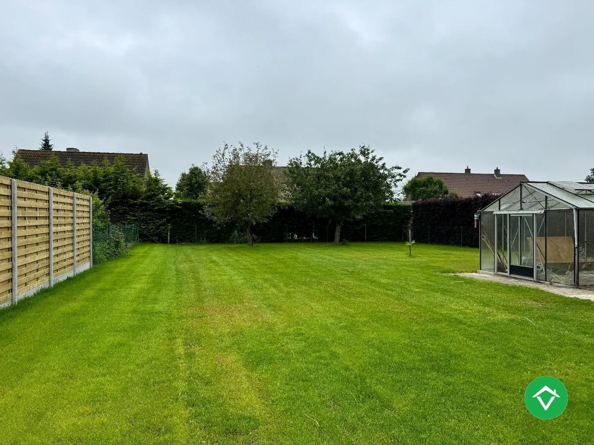 Alleenstaande woning met garage en tuin te Koekelare 