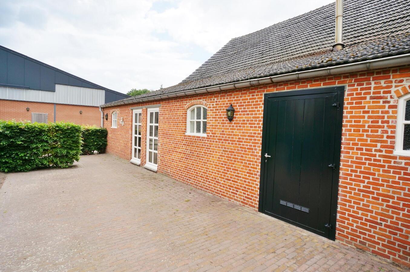 Woning met hippisch complex op 1,2ha te Ravels 